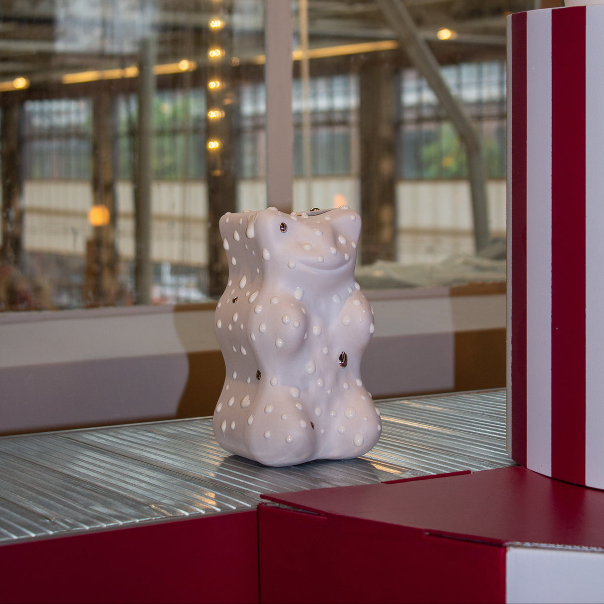 Goldbear Vase | Platinum