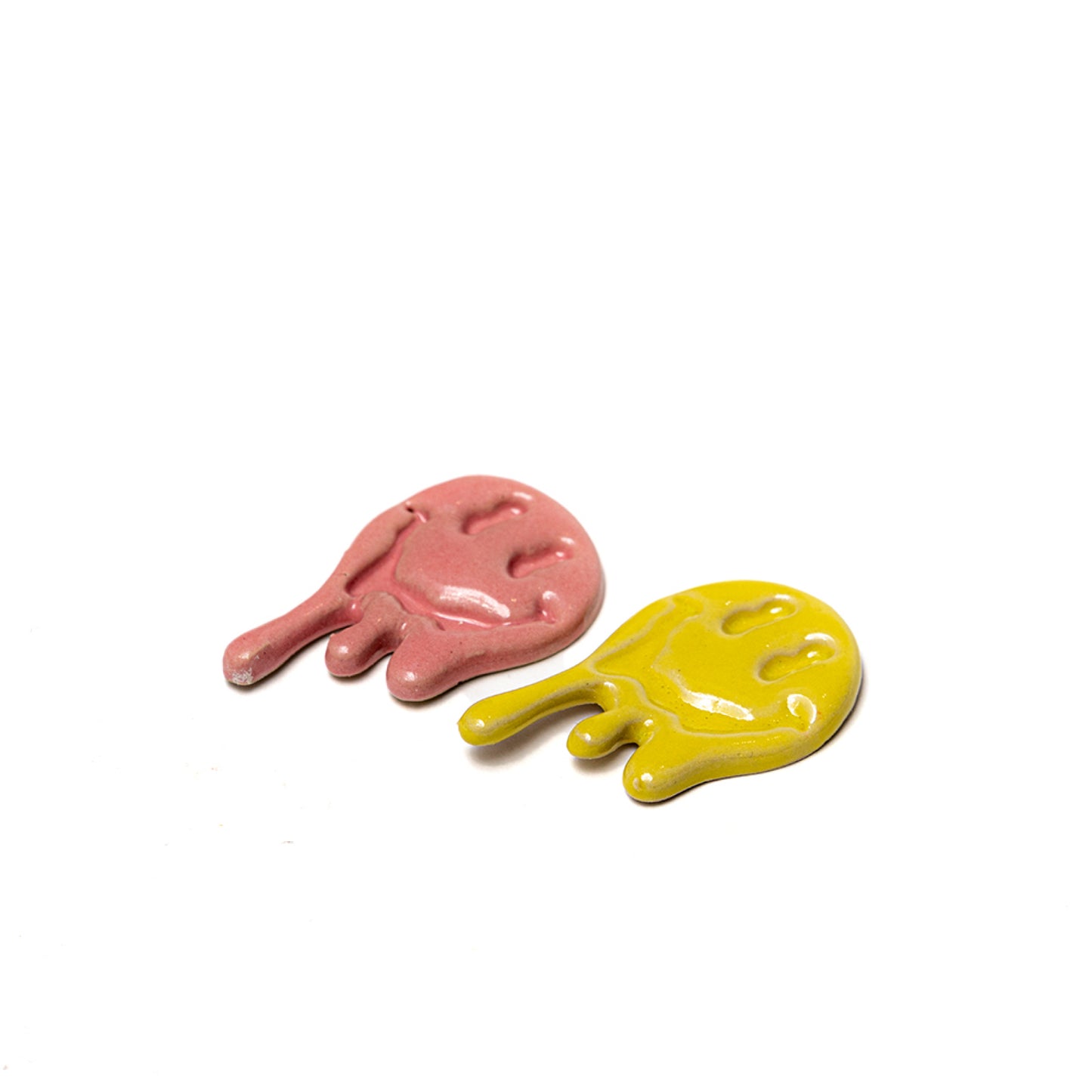 Melting Smiley pin (yellow)