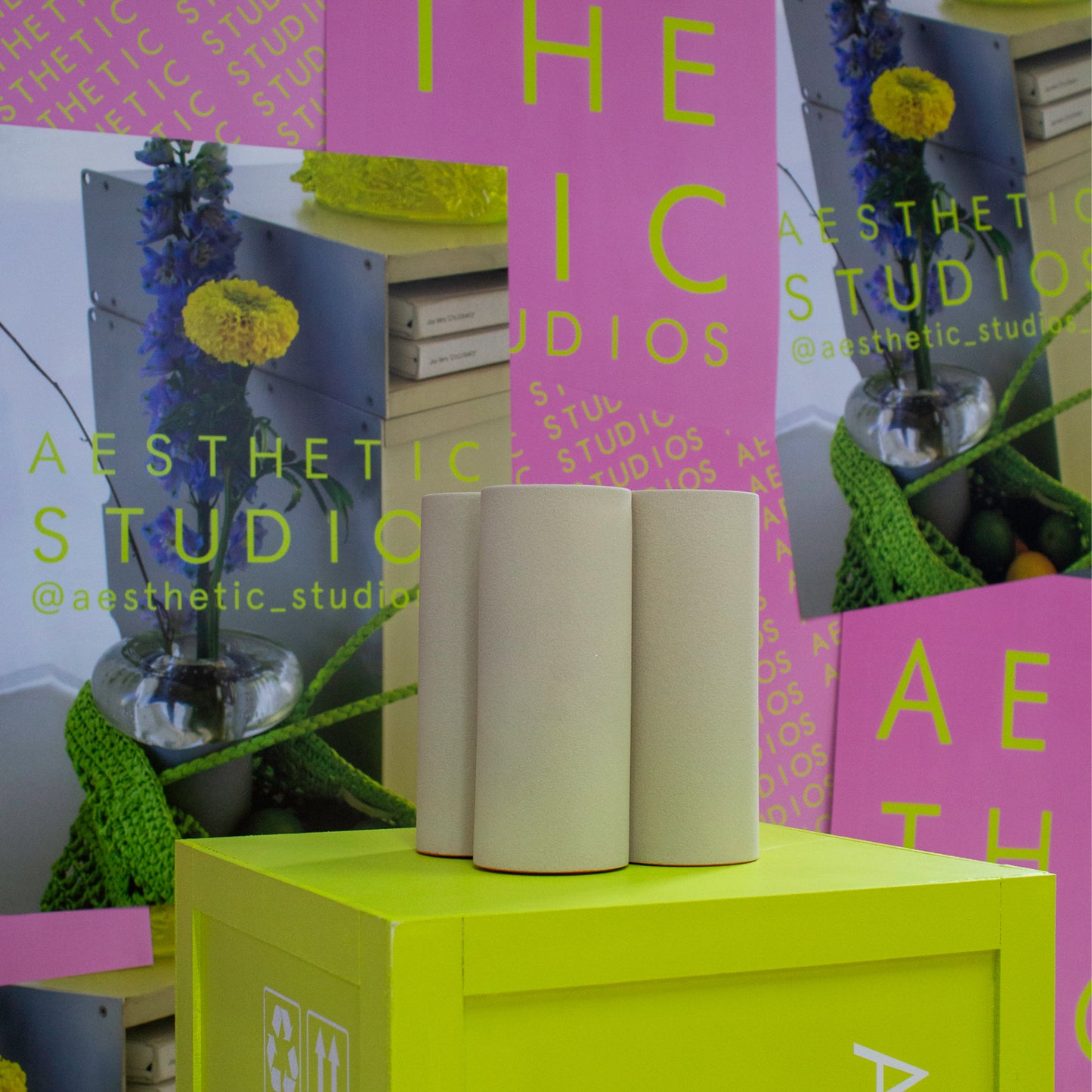 Roundabout vase - pillar