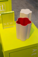 Afbeelding in Gallery-weergave laden, NEW // Flower vase - pillar
