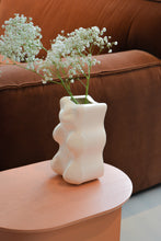 Afbeelding in Gallery-weergave laden, Goldbear vase