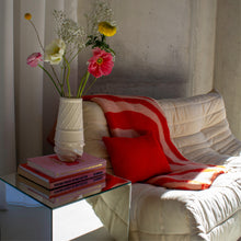 Afbeelding in Gallery-weergave laden, Ice Ice Baby vase