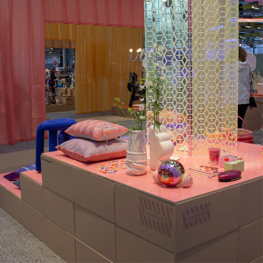 'TRENDZONE SHOWLAND'