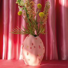 Afbeelding in Gallery-weergave laden, NEW // Cotton Cloud vase pink - drip 24K gold
