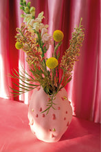 Afbeelding in Gallery-weergave laden, NEW // Cotton Cloud vase pink - drip 24K gold
