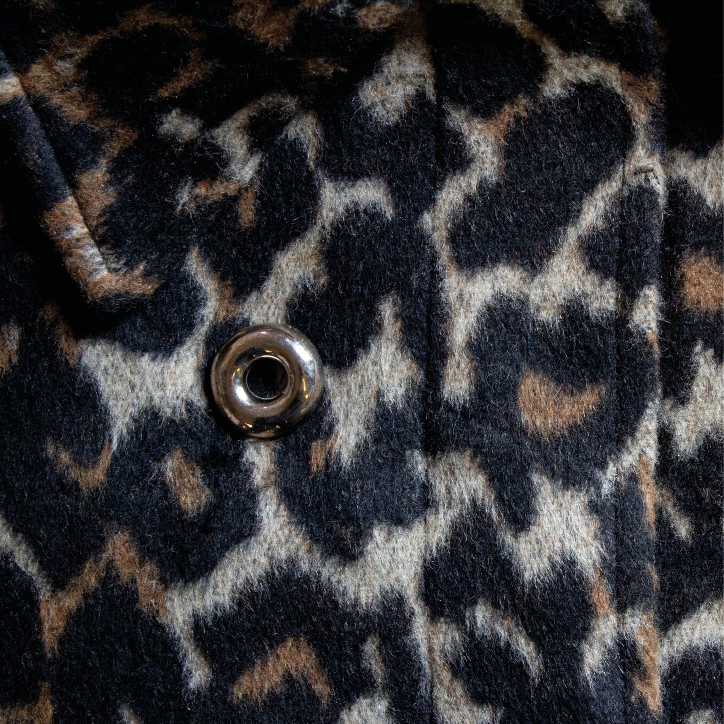 Donut pin (Platinum Silver)