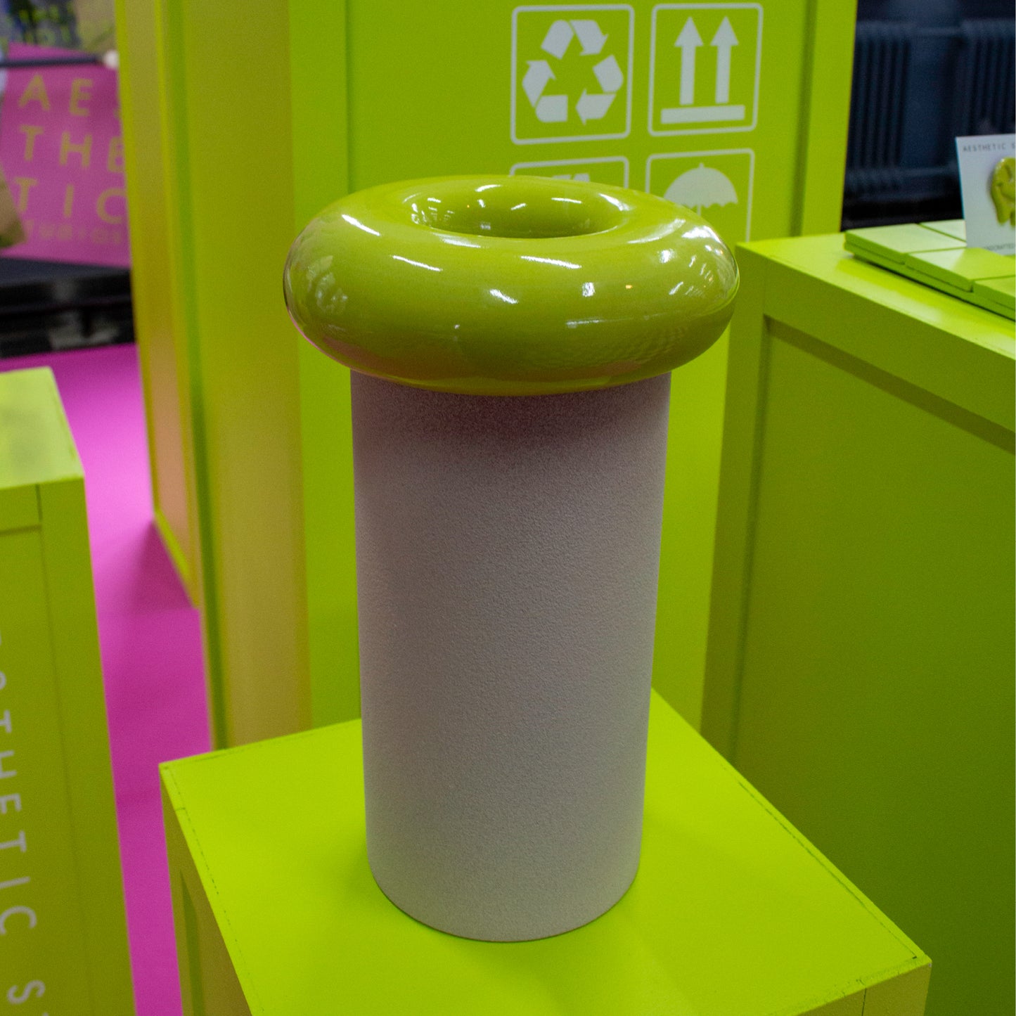 Donut vase - pillar (lime)