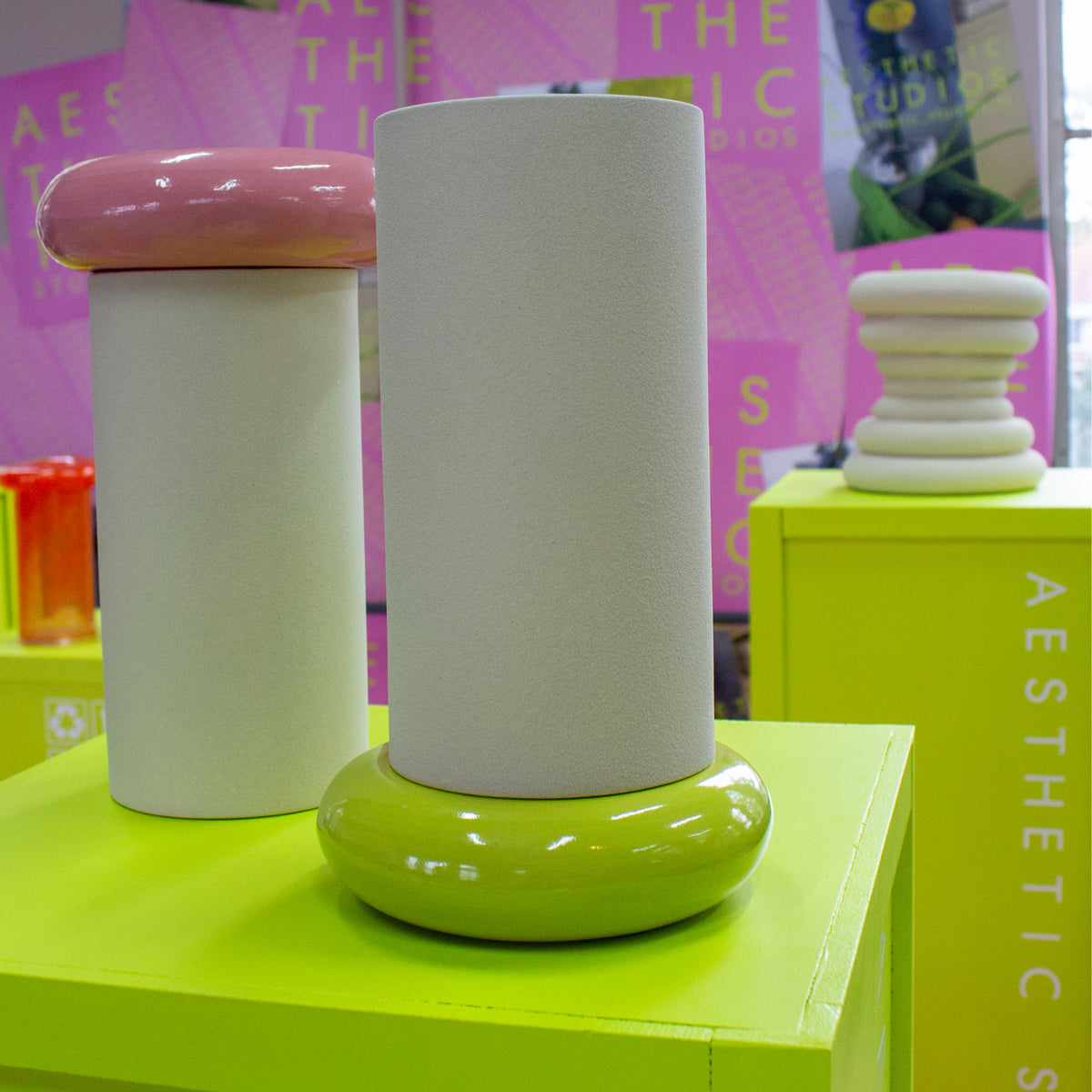 Donut vase - pillar (pink)