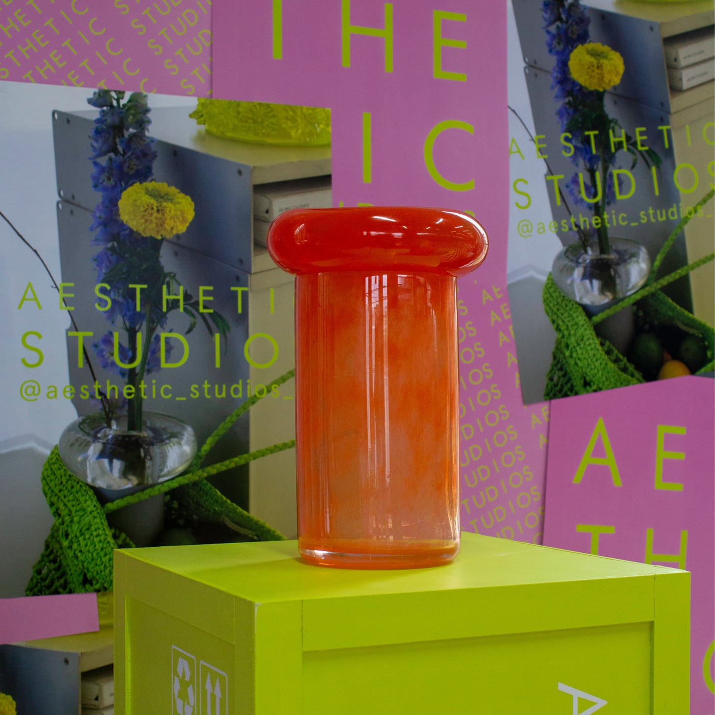 Glass Donut vase - pedestal (medium)