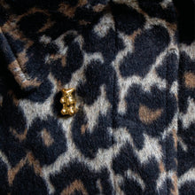 Afbeelding in Gallery-weergave laden, Goldbear pin (24K Gold)
