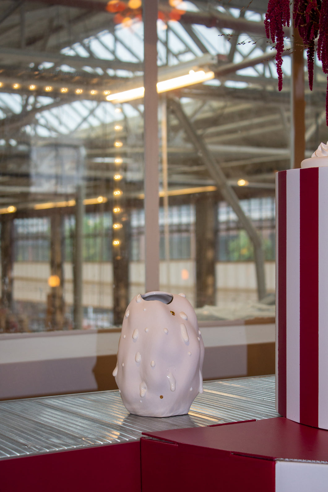 Cotton Cloud vase - drip 24K gold