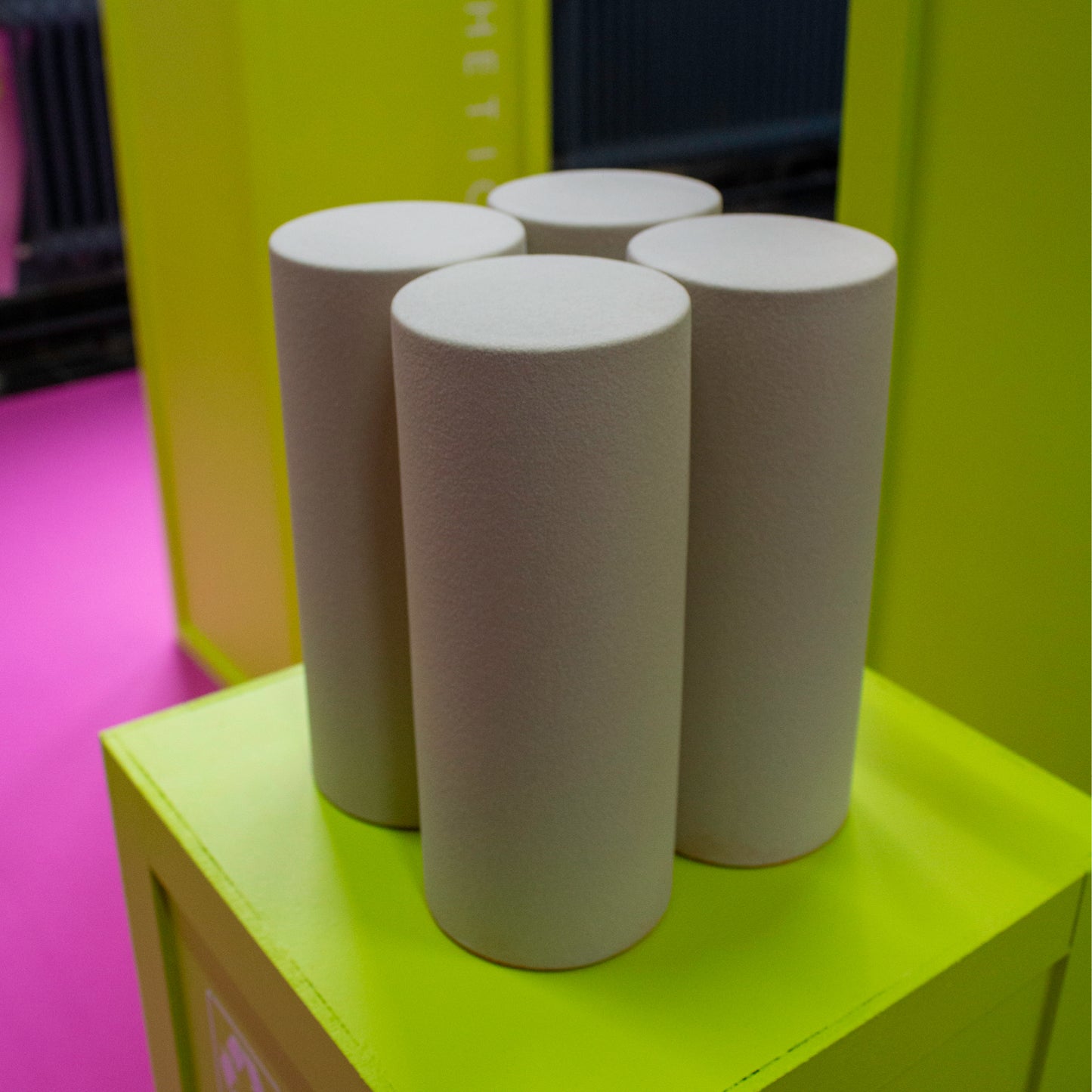 Roundabout vase - pillar