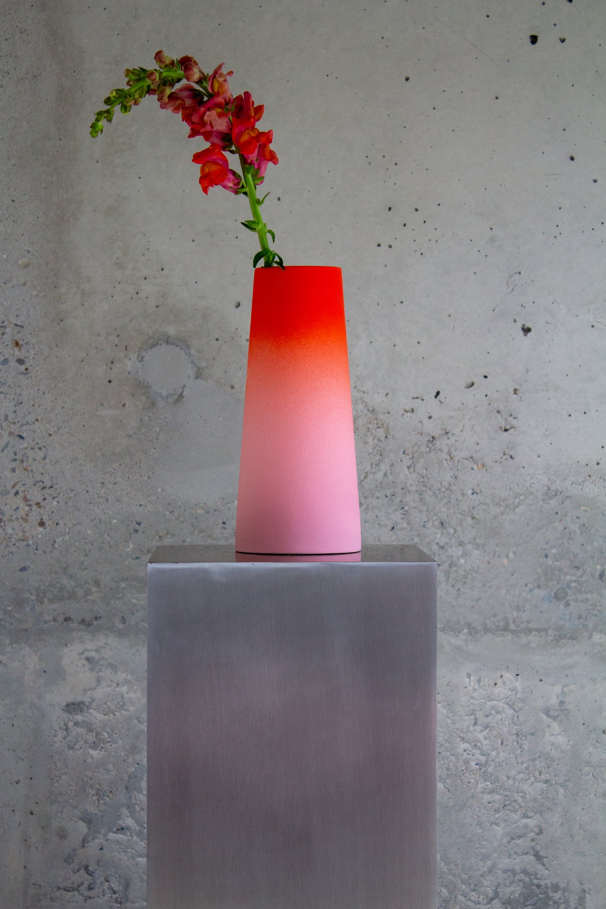Soft Cone Vase | Pink/Orange