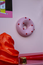 Afbeelding in Gallery-weergave laden, Love Donut (object)
