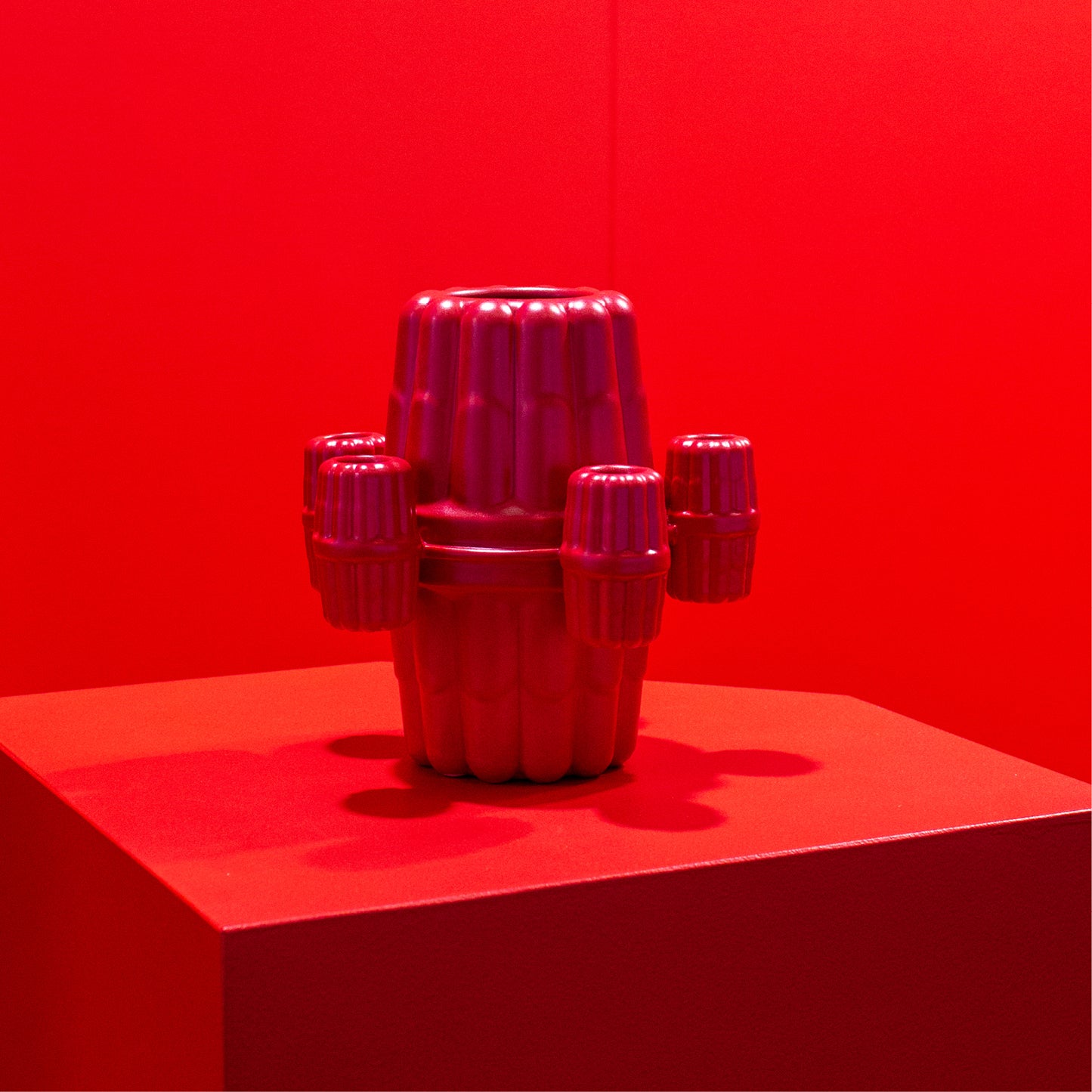 Big Mona Vase (limited red)