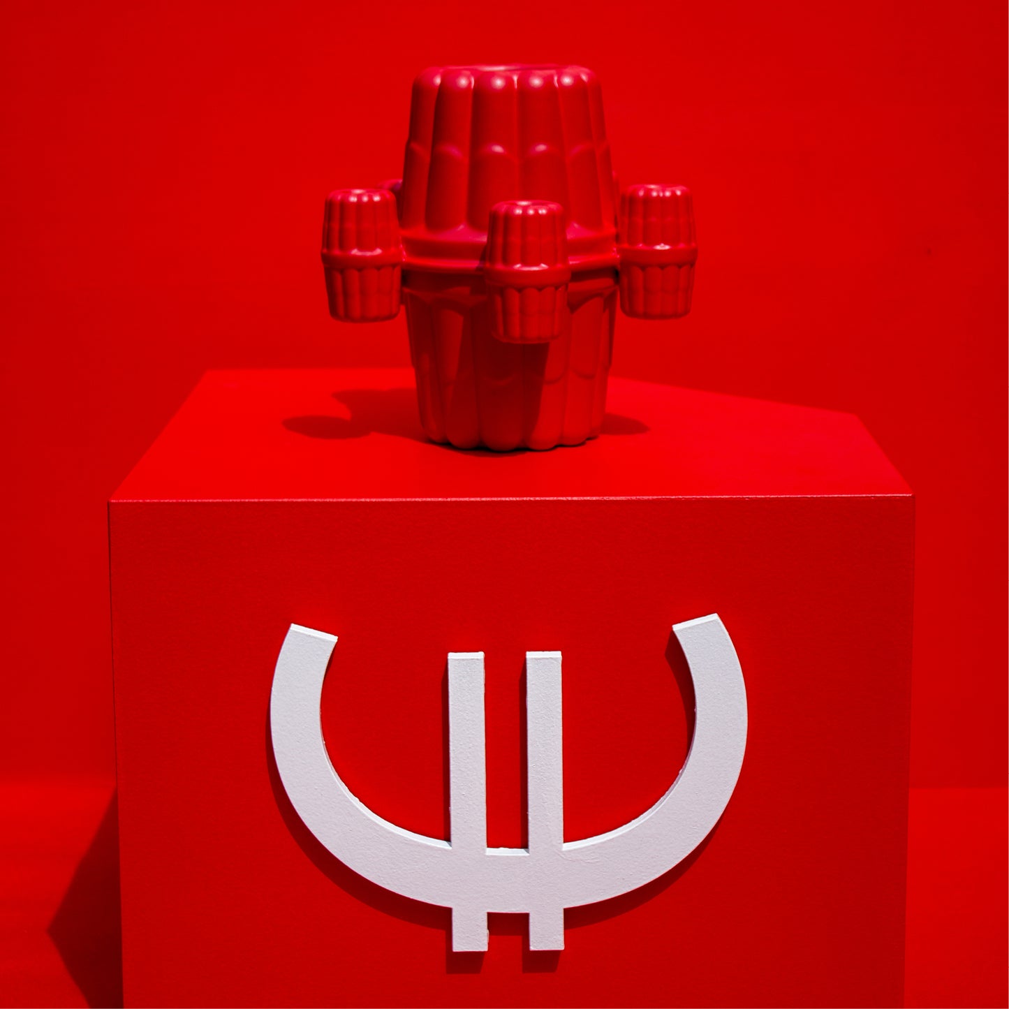 Big Mona Vase (limited red)